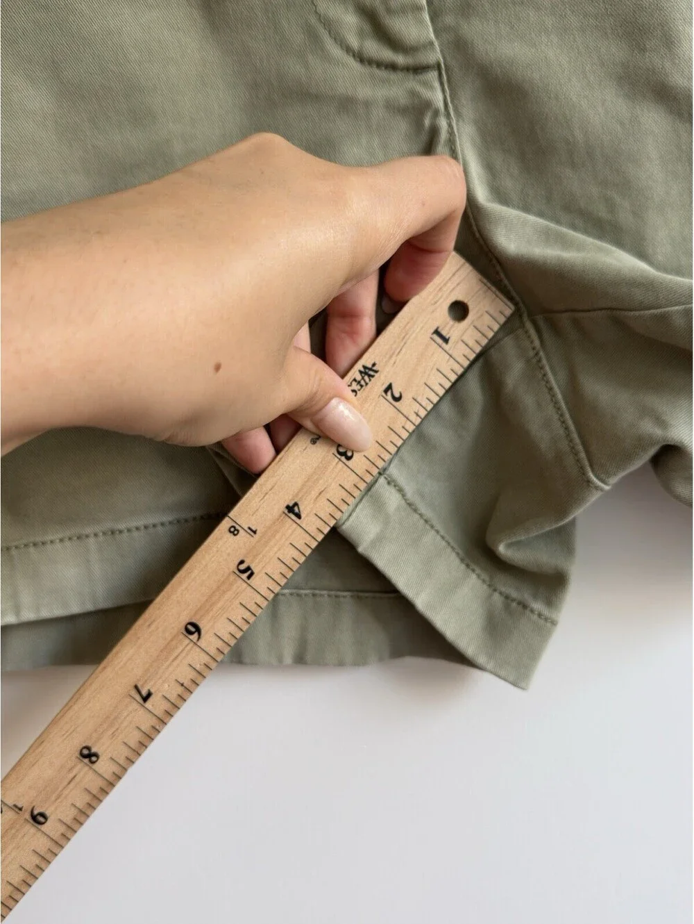 J.Crew 4 Inch Stretch Chino Shorts Olive Green Size 10 Cotton Blend H5806